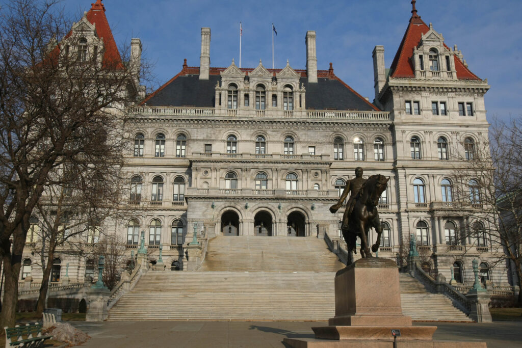 New York Gov. Eliot Spitzer Linked To Prostitution Ring