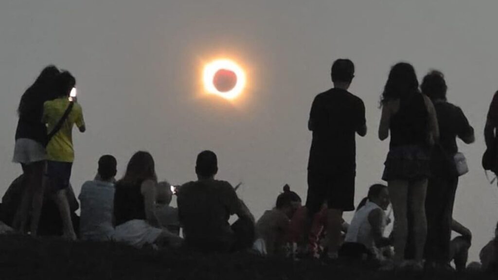Eclipse.- Desplazamientos hacia la montaña para ver el fenómeno causaron nueve rescates en Euskadi
