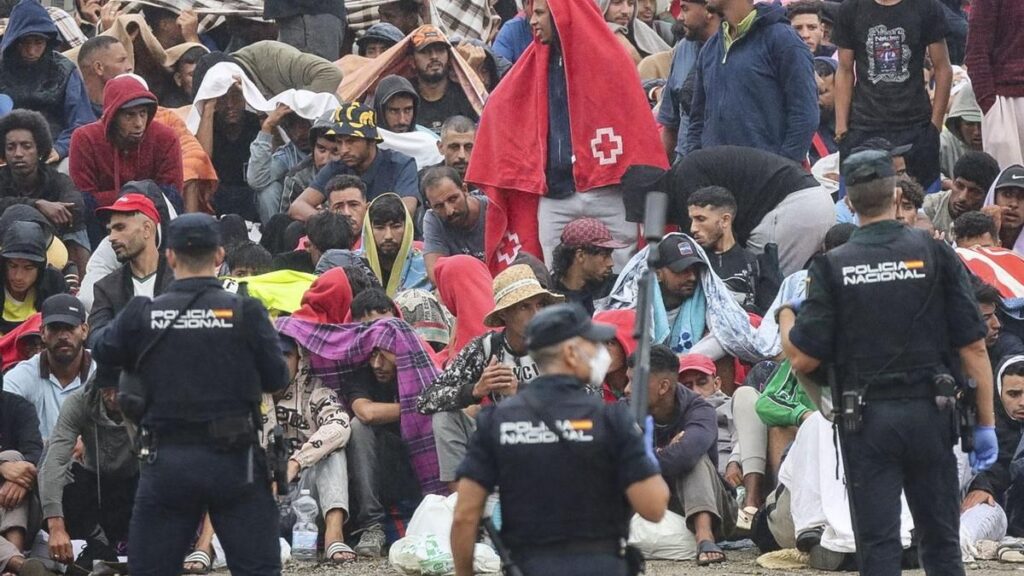 El Gobierno cree factible el traslado de 500 niñas a la Península "en pocas semanas"
