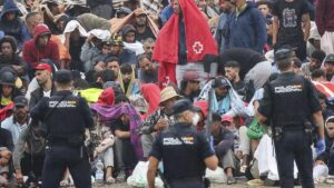 El Gobierno cree factible el traslado de 500 niñas a la Península "en pocas semanas"