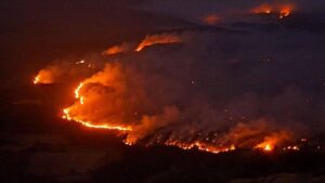 El incendio de Riglos (Huesca) afecta ya a 8.000 hectáreas con 12 poblaciones evacuadas