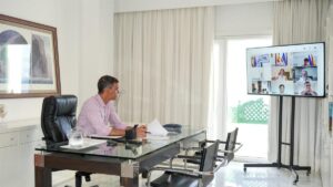 Sánchez despacha por videoconferencia con sus ministros para analizar medidas frente a la crisis migratoria de Ceuta