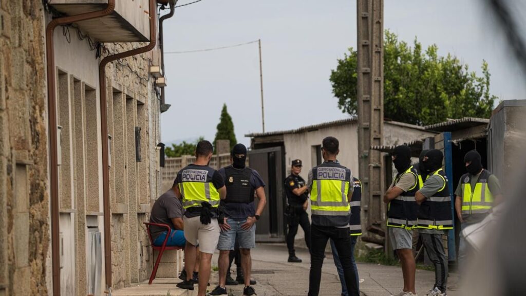 Cuatro detenidos y 1.500 kilos de cocaína incautados en una operación antidroga en A Pobra do Caramiñal
