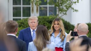 Trump dice que "Irán se está derrumbando por completo" previo al anuncio de más sanciones