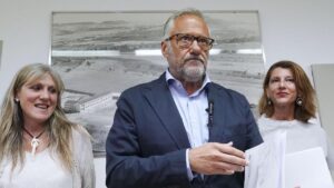 Pollán visita el centro de menores Zambrana