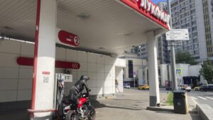 Las restricciones de venta de gasolina llegan a Moscú