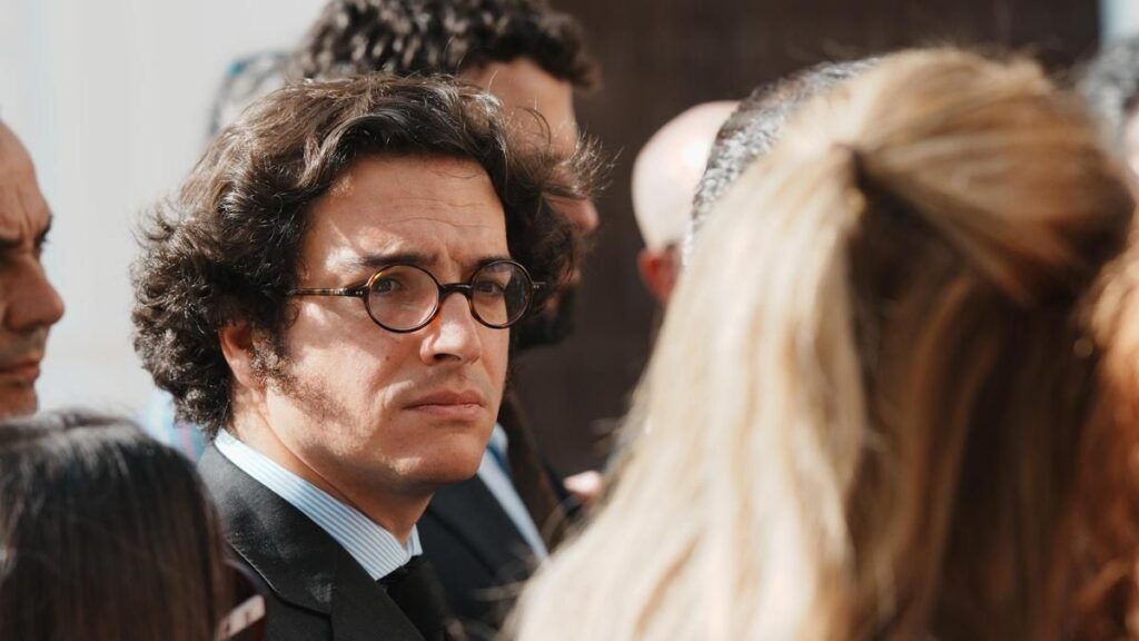 El PP y Vox retoman la negociación en Extremadura centrada "exclusivamente en medidas políticas" y no en puestos
