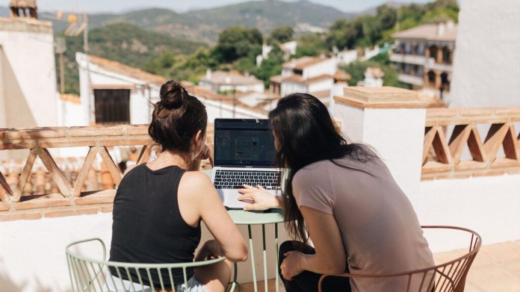 Málaga.-La Noria lanza una guía para promover el teletrabajo y la llegada de nómadas digitales al medio rural