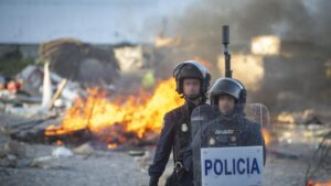Manifestación en contra de los migrantes en Ceuta