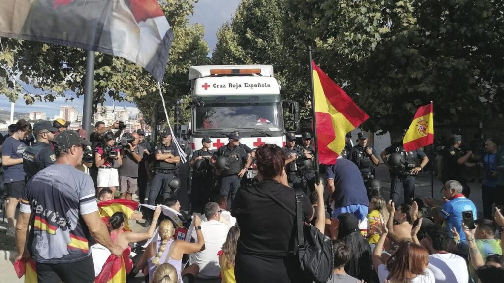 Ceuta pide calma ante los disturbios: "Nunca con violencia, unidos somos más fuertes"