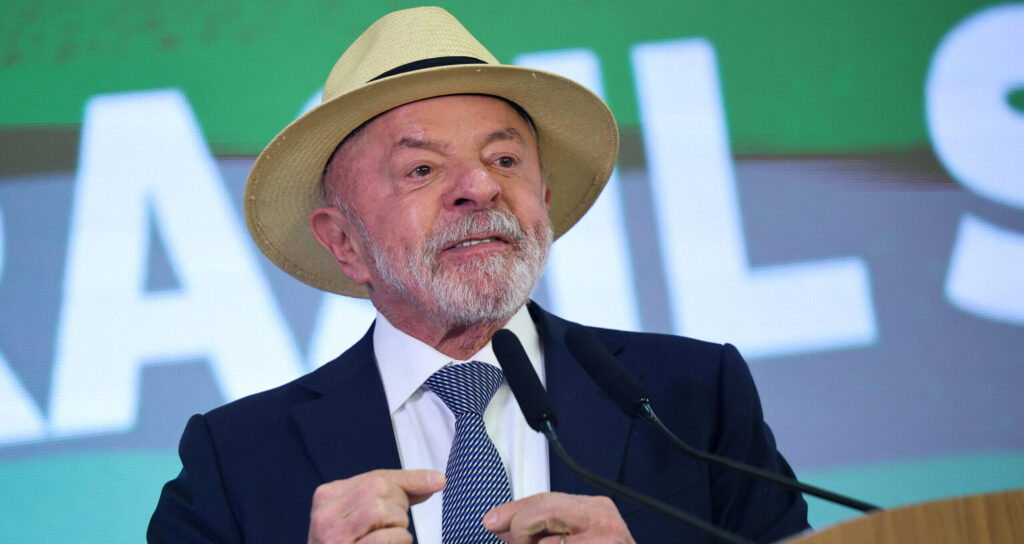 Presidente Luiz Inácio Lula da Silva assina lei que cria linha de crédito para empresas afetadas por tarifas dos EUA