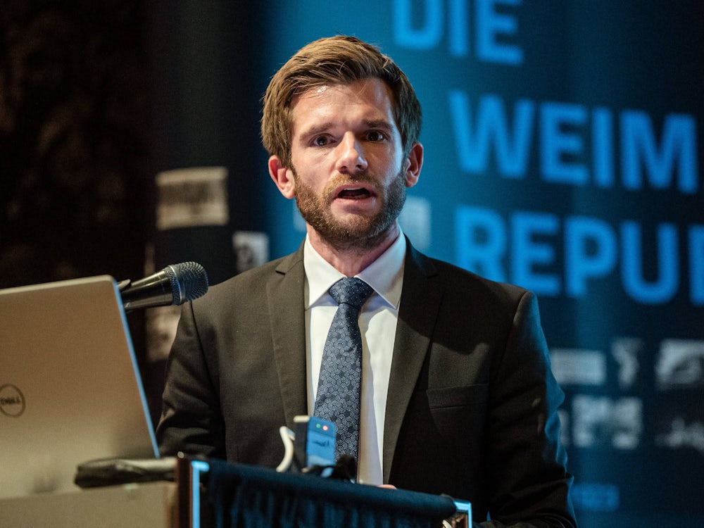 24.02.2022 Weimar: Prof. Dr. Tristan Barczak (Preisträger Arnold Freymuth Preis 2022) spricht während der Tagung des Wei