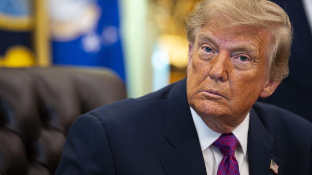 Trump dice que depende de Caracas decidir si Venezuela permanece o no en la OPEP