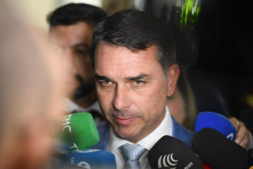 Entrevista senador Flávio Bolsonaro