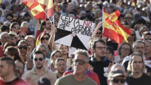 Manifestación con motivo del Día de Ceuta ante los ayuntamientos de toda España