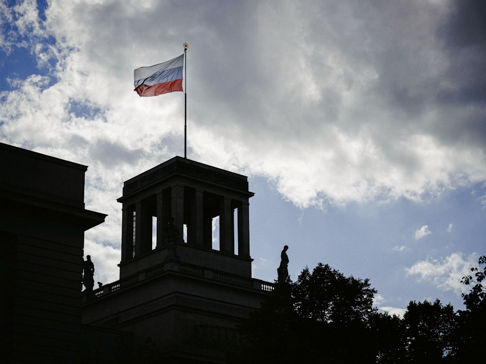 Russische Botschaft in Berlin - Flagge