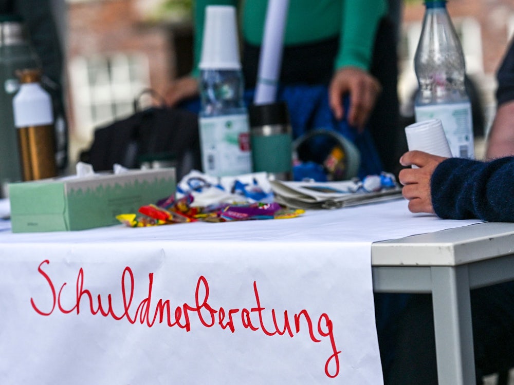 Hohe Nachfrage bei Schuldnerberatung in Sachsen