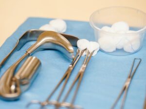 Weniger Ärztinnen und Ärzte führen Schwangerschaftsabbrüche durch