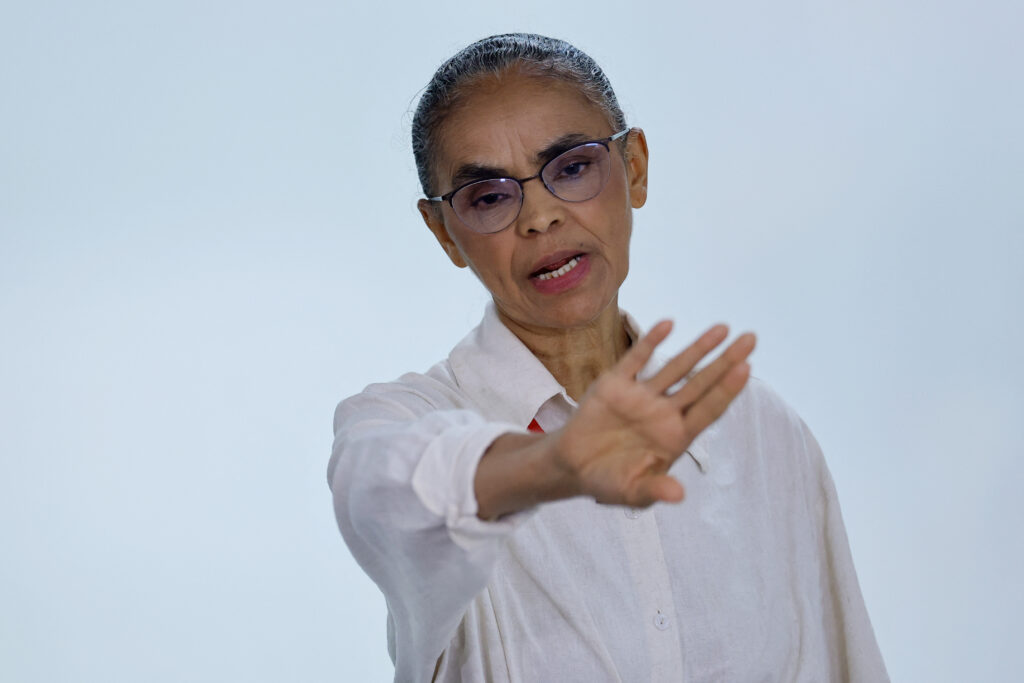 A ministra do Meio Ambiente do Brasil, Marina Silva, durante reunião com o presidente, Luiz Inácio Lula da Silva, em Brasília