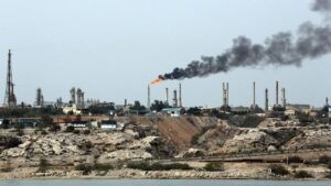 Ejército iraní amenaza con destruir infraestructura energética de EEUU tras ataque a isla