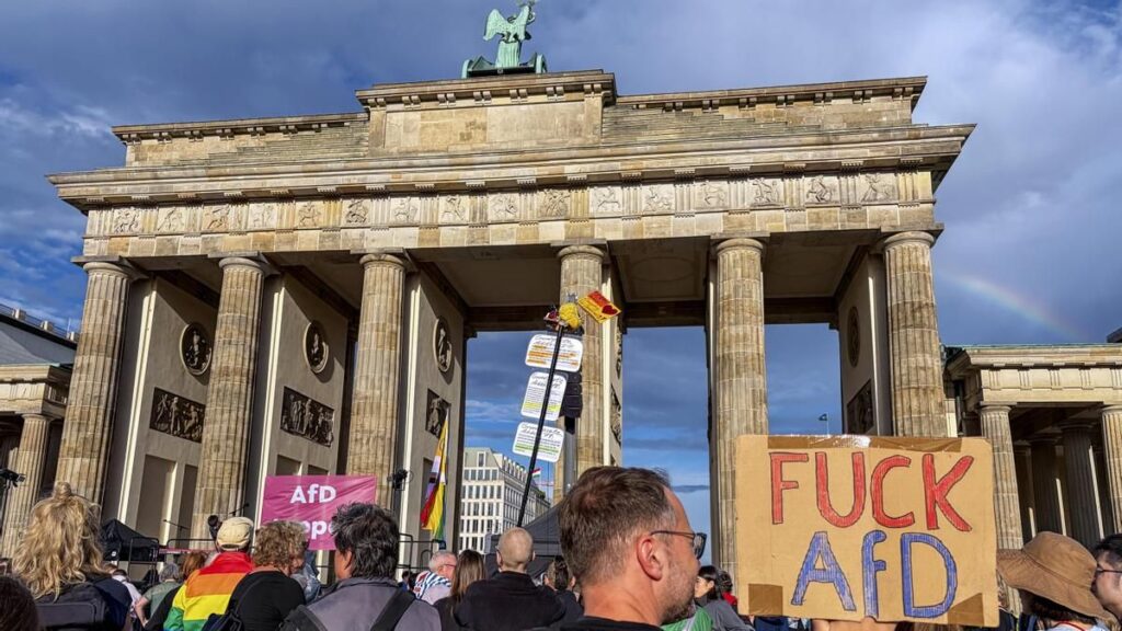Miles de personas se manifiestan en Berlín tras la victoria electoral de la ultraderecha