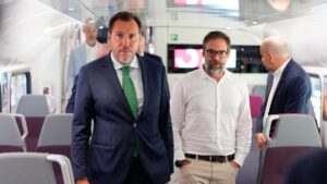 Puente presenta los nuevos trenes de Cercanías en Madrid como un "gran acontecimiento"