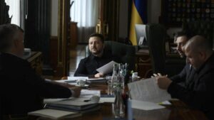Los emisarios de la Casa Blanca llegan a Kiev para reunirse con Zelenski